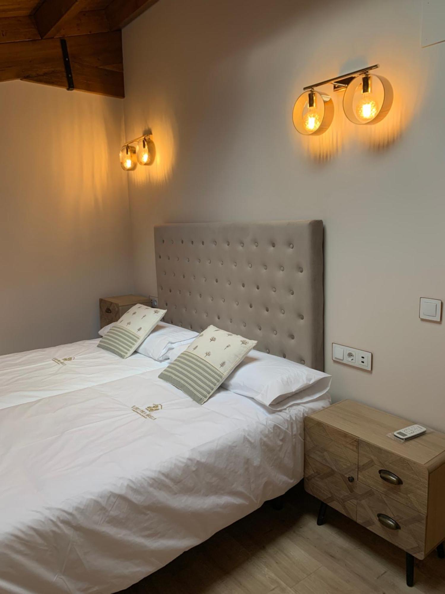 Apartamentos En El Valle Del Jerte Flores Para Angela Cabezuela Del Valle Extérieur photo