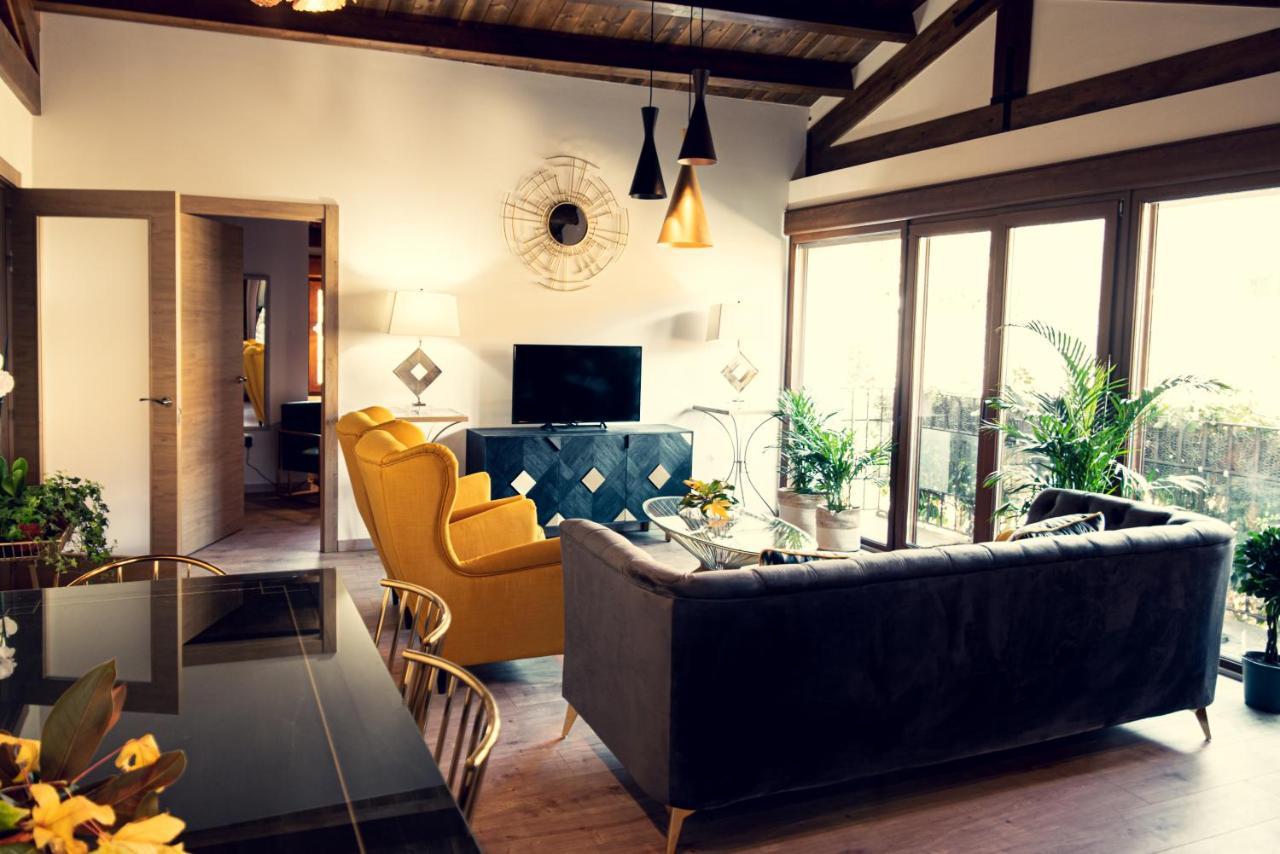 Apartamentos En El Valle Del Jerte Flores Para Angela Cabezuela Del Valle Extérieur photo